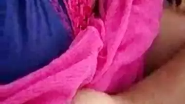 Sexy MMS Of Desi Guy Sucking Breasts