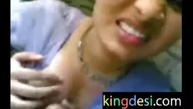Desi girlfriend free porn video of showing boobs