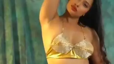 Desi sexy model hot bkni