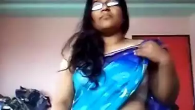Big Ass Marathi wife nude MMS