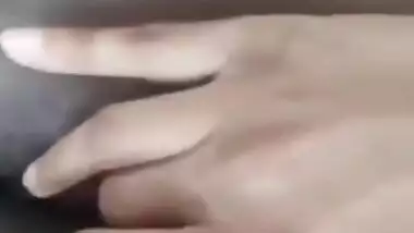 Big boob Bhabi Showing Fingering