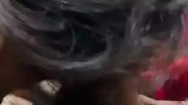 Naked girl shows her pussy in the Indian sex video – Part 1
