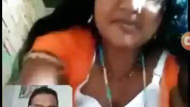 Desi mom with beautiful hair exposes naked body upon man's request