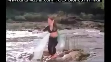 Asha Sachde bathing in river : hot Bollywood actress