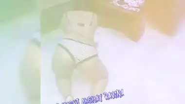 Horny Ravina Shaking Booty
