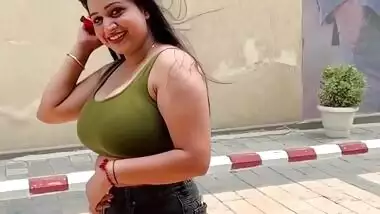 desi aunty hige tits in tight green shirt and jeans