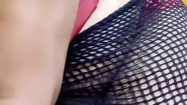Sexy Milf Indian Bhabi Honey Cooling Down Her Hot Boobs - Indian Aunty And Indian Bhabhi
