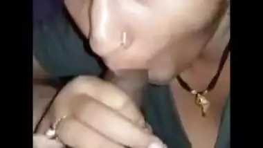 Girl uploaded XXX video sucking Desi man to MMS social media for money