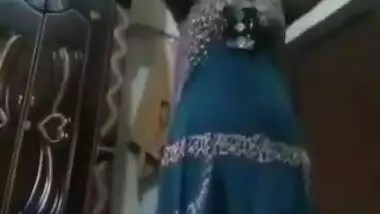 Desi bhbai removing her dress and showing her boom