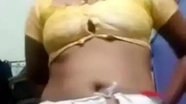 Desi village aunty open her sare