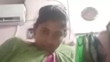 Bhabi show her pussy