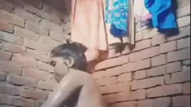 Desi Indian Village Girl Bathing Nude Before Cam