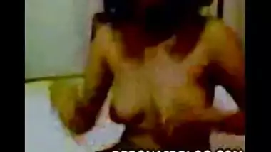 Kolkata Girl Showing Juicy Tits