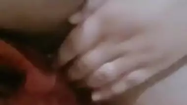 Indian girl masturbating on cam