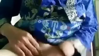 Desi cute girl fing her hot pussy