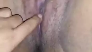 Indian Stepmom Masturbating With Son. Maa Apne Bete Ke Sath Chut Me Ungli Karti Hui