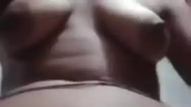 Desi Girl Shaving Her Pussy