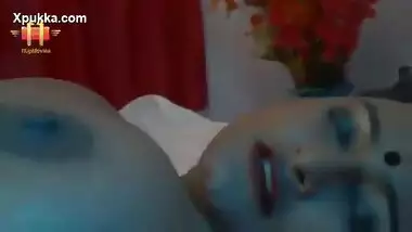 Chubby Bhabi having Boob’s massage