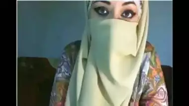 paki muslim girl nipple show leaked from stolen mpobile