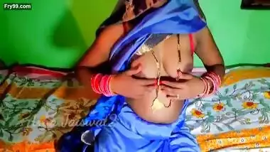 Bhabhi ko bazar ghuma ke bad looj me jam kr