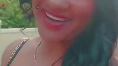 Soniya Maheshwari Cleavage Live from Shooting Shot