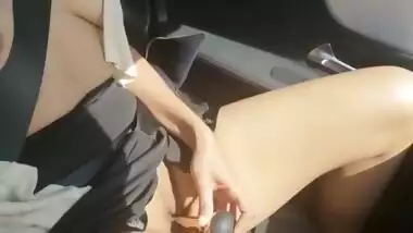 Race Milf Masturbates And Moans In Risky Car Drive!