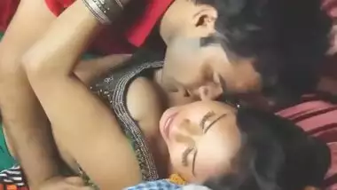 Desi bhabhi seduced and fucked by servant