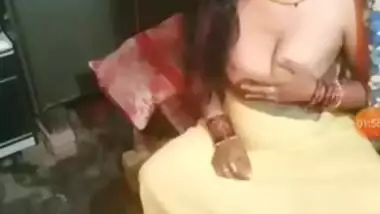 Bihari Bhabhi Boob Show Live To Her Fans