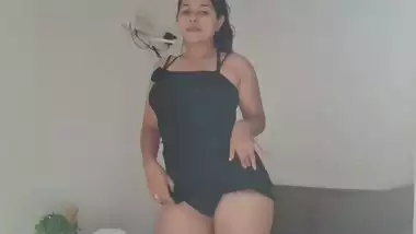 Indian 18 years showing pussy and big ass