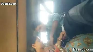 bhabi suck her devar dick on taxi