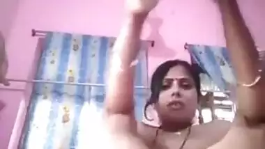 Horny Bhabhi nude MMS live video call