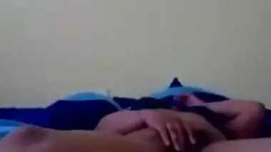 Desi bhabi rubbing