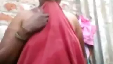 Desi village bhabi show her hot boobs