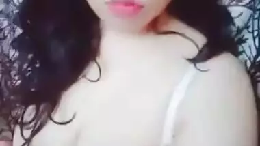 Today Exclusive-horny Desi Girl Record Her Nude Video For Fans