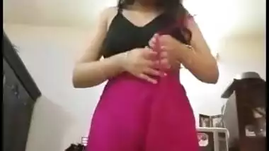 Hot desi girl showing boobs and pussy
