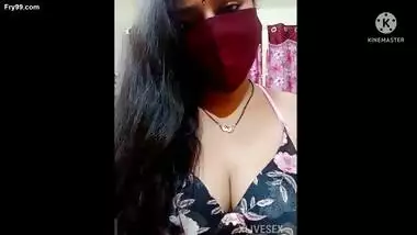 Desi Kannada aunty shows boobs and oil massages her boobs