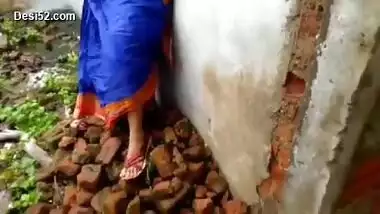 Desi village bhbai outdoor pissing