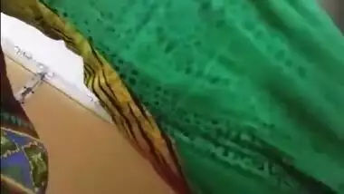 Desi bhabi showing nude body