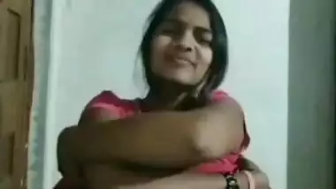 Cute Indian Girl Showing For Bf