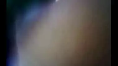 Mallu Girl let boyfriend to press boobs