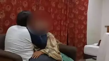 Desi Pakistani aunty sex scandal MMS Part 1