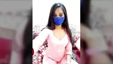 Sexy Girl in Salwar showing her panty