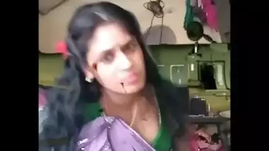 Hot marwadi housewife bhabhi atashi roy milky cleavage and navel show