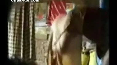 Desi lady dress change free porn MMS video