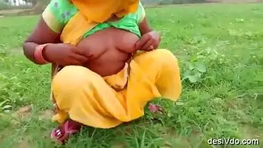 Gao wali bhabhi ki jungle m chudai