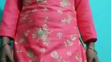 Indian Aunty Showing Her Boobs