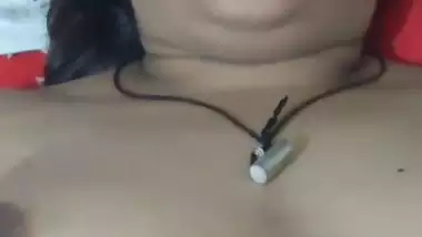 Neighbor mature aunty pussy fingering by college guy