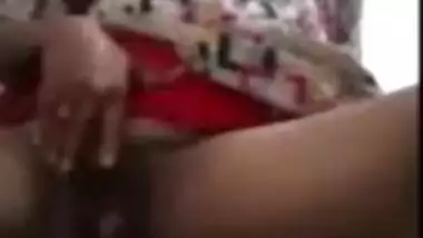 Tamil girl masturbating
