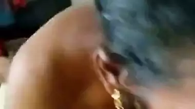 Mature bhabhi giving BJ