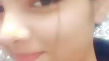 Beautiful naked big boobs showing hot girlfriend